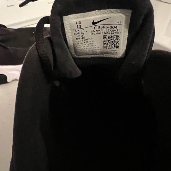 Nike 270 Air Max React - Picture 2 of 5